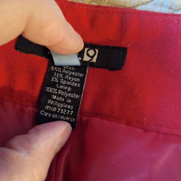 Elegant Red Women's Skirt - Picture 4 of 8